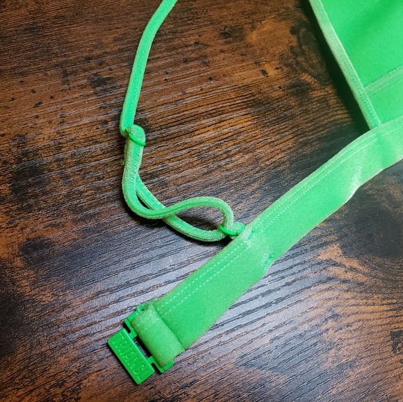 S top, XXS bottom, *Rare* Triangl- lime neoprene Small top, XXS bottom, D cup - Picture 7 of 16